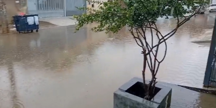 Chuva provoca pontos de alagamentos em bairros de Sorocaba