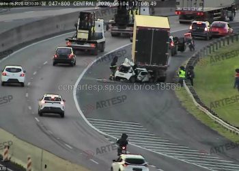 Acidente com veículo parado na Rodovia Anhanguera deixa um morto em Jundiaí