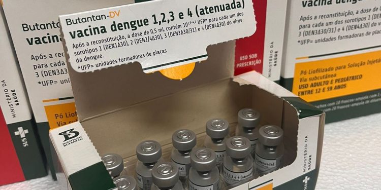 Ministério da Saúde suspende vacina contra a dengue do Butantan