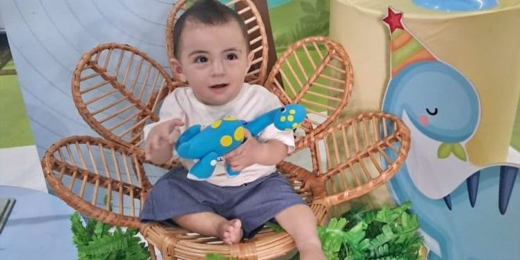 Bebê de 1 ano morto com sinais de espancamento e abuso é sepultado em Sorocaba